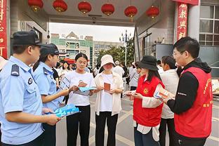 今日战火箭有望首秀！快船官方：球队已正式与中锋泰斯签约